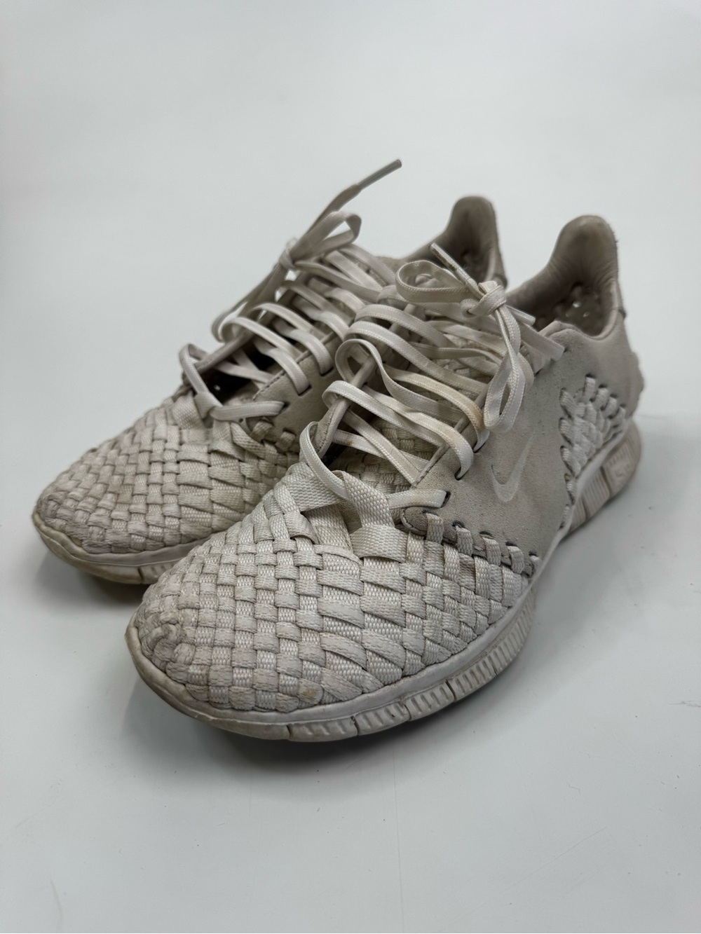 Nike Free Inneva Woven II sneakers in summit white/triple white colorway Sz 6.5